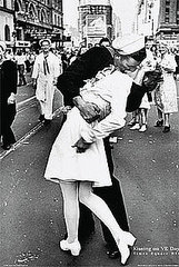 Nurse From Iconic Times Square Kiss Picture Revisits NYC