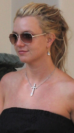Sugar Bits – Britney Gets More Time With Her Sons.
