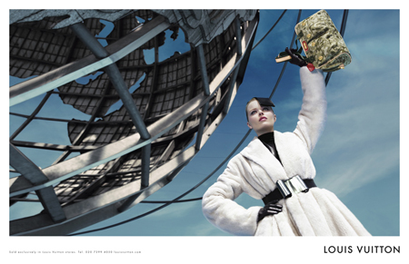 Eva Herzigova, Louis Vuitton Unite In Front of Unisphere Eva Herzigova, Louis Vuitton Unite In Front of Unisphere