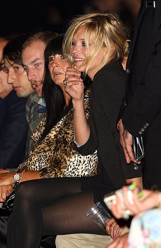 Kate Moss Pops In at Vivienne Westwood Spring 2009