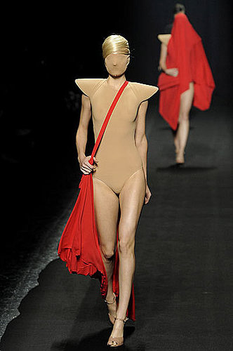 Martin Margiela Looks Back over Twenty Maison Years for Spring 2009 Martin Margiela Looks Back over Twenty Maison Years for Spring 2009