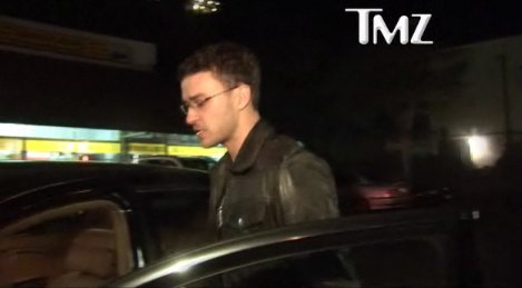 Pics of Justin Wearing Glasses!