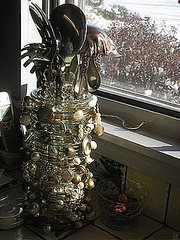 Cool Idea: Baubled Wire Vase