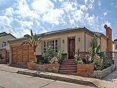 This Just In: Katherine Heigl Lists Her Starter House