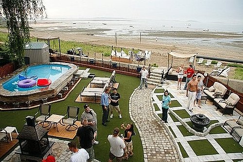 Su Casa: A Beach Backyard to Die For