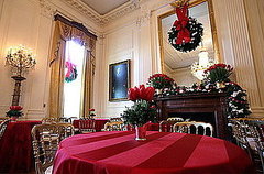 How-To: Steal Holiday Decorating Ideas From the White House How-To: Steal Holiday Decorating Ideas From the White House