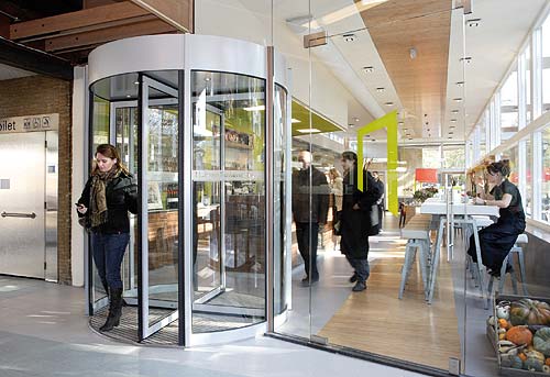 Casa Verde: An Energy-Generating Revolving Door