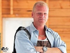 Makin' It Right With Mike Holmes and Brad Pitt