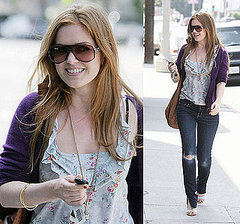 Isla Fisher Hangs Out With Courteney Cox Arquette Wearing Kimchi Floral Top and J Brand Ripped Jeans Isla Fisher Hangs Out With Courteney Cox Arquette Wearing Kimchi Floral Top and J Brand Ripped Jeans