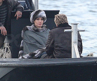 Photo of Angelina Jolie Filming Salt in NYC 2009-04-08 16:50:17