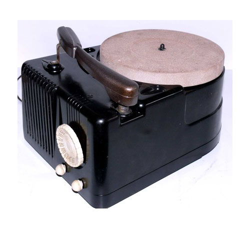 Bakelite-Deco Record Player/Radio Receiver 