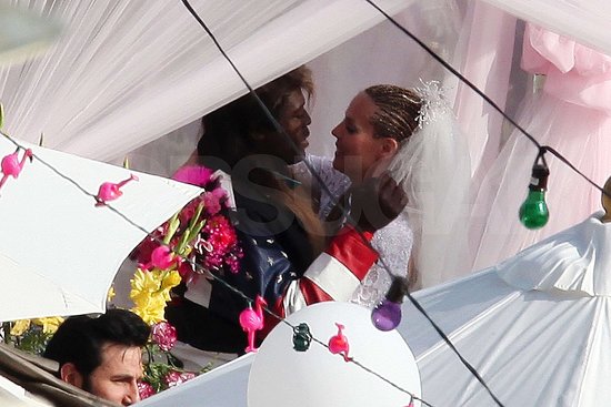 Heidi and Seal Renew Their Vows