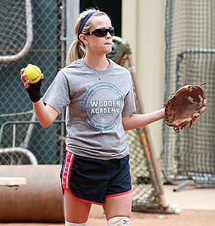 Photos of Reese Witherspoon Playing Softball in LA 2009-05-27 16:30:21