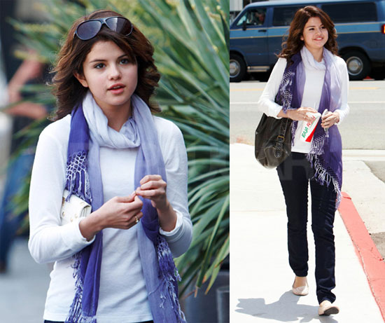 Selena Gomez Out in LA Without Taylor