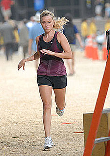Reese Witherspoon Strikes Midfoot
