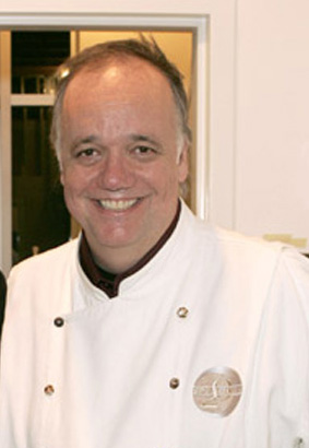 Barack Obama Declares Spiaggia's Tony Mantuano to Be His Favorite Chef Barack Obama Declares Spiaggia's Tony Mantuano to Be His Favorite Chef