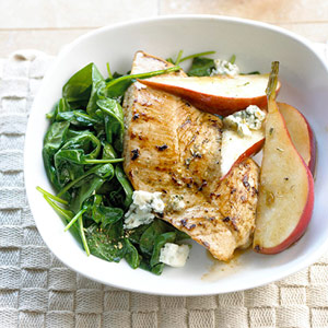 Fast Easy Dinner Recipe For Turkey With Spinach, Pears, and Blue Cheese