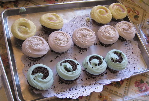 Yummy Links: From Breast Milk Cupcakes to Food Discounts