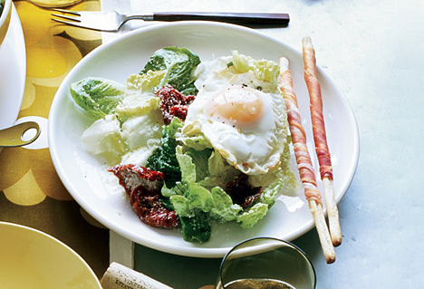 Fast & Easy Dinner: Fried-Egg Caesar Salad Fast & Easy Dinner: Fried-Egg Caesar Salad