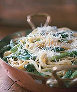Fast & Easy Dinner: Asparagus-Goat Cheese Pasta