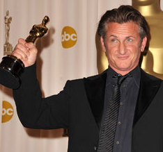 Sean Penn Talks Politics in the Press Room