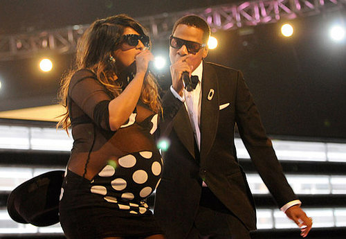 Video of MIA Performing "Swagger Like Us" at Grammys 9 Months Pregnant