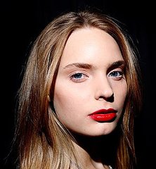 Ruffian Red Lipstick by MAC at 2009 Fall Fashion Week in New York Ruffian Red Lipstick by MAC at 2009 Fall Fashion Week in New York