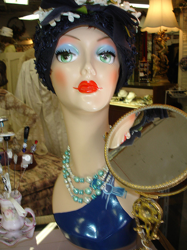The Dream: Too Much Makeup The Dream: Too Much Makeup