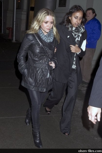 Mary-Kate Leaving Saturday Night Live After Party 