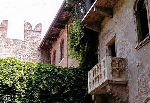 Cool Idea: A Romeo and Juliet-Style Wedding (Without Tragedy)