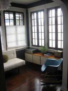 Su Casa: A Cool and Modern Sunroom