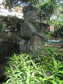 Do You Decorate With Garden Statuary?