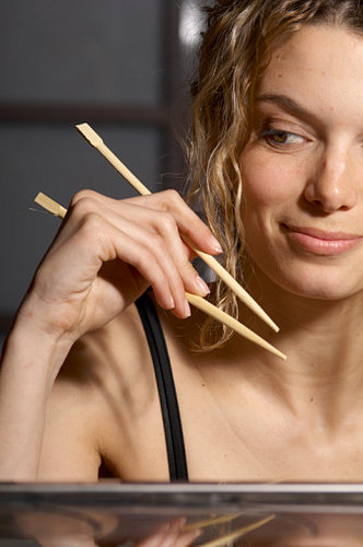 The How-To Lounge: Using Chopsticks