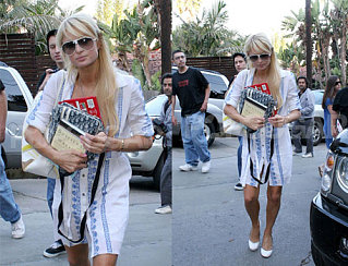 Celebrity Style: Paris Hilton