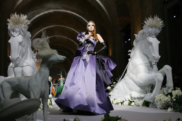 LilyCole_Tony_14482480_600 LilyCole_Tony_14482480_600