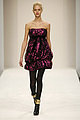 Fab Flash: London Fashion Week To Offer VIP Treatment to Paying Guests 
