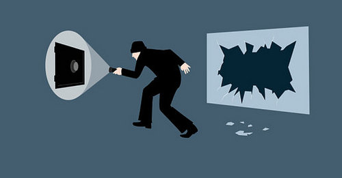Fab Flash: Fashion Burglars on the Loose! 