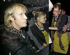 Does Your Man Steal Your Clothes? Sienna Miller's Does! Does Your Man Steal Your Clothes? Sienna Miller's Does!