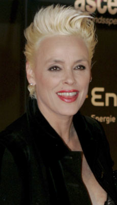 Sugar Bits - Brigitte Nielson Checks Into Rehab