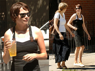 Single Michelle Williams Goes Dark