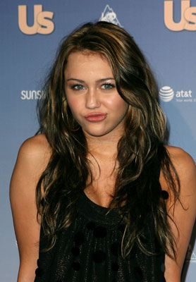 Sugar Bits — Miley Cyrus Is Selling Out Shows Sugar Bits — Miley Cyrus Is Selling Out Shows