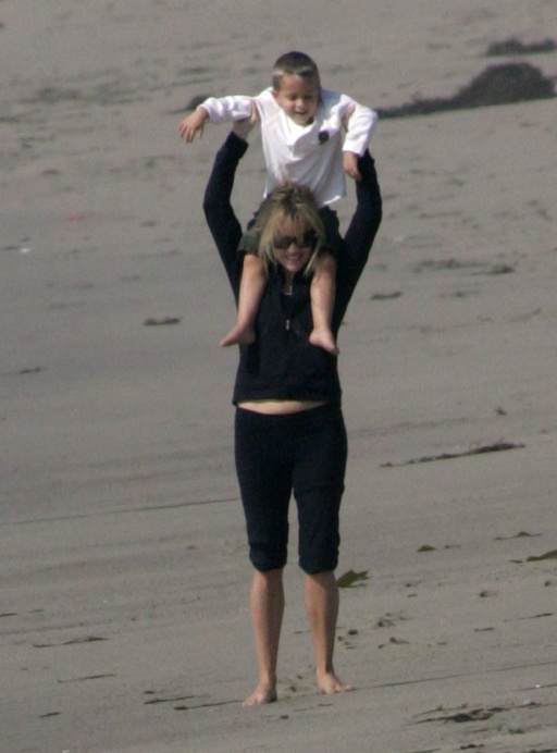 EXCLUSIVE: Reese Witherspoon Gives Deacon a Ride in Malibu EXCLUSIVE: Reese Witherspoon Gives Deacon a Ride in Malibu
