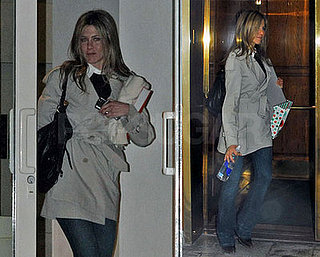 Jennifer Aniston Prepares for the Holidays