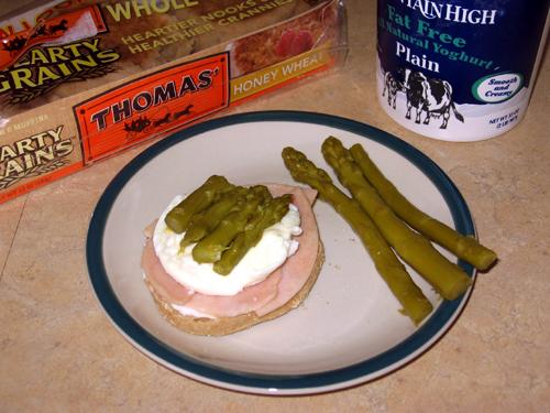 Lite'n it Up Spotlight: Eggs Re-Benedict