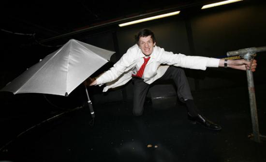 Stealth Umbrella Tested, Geeks Rejoice