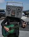 This Week On Geeksugar - Dually Talented Human Ghetto Blaster