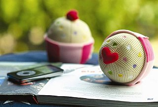 Totally Geeky or Geek Chic? Cupcake Speakers