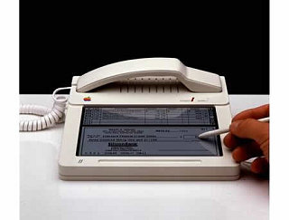 Vintage Geek: The First Ever iPhone 