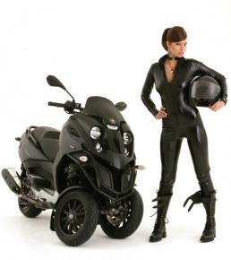 Eco Geek Chic: Hybrid Scooter