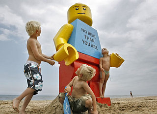 Tech News Roundup - Giant LEGO Washed Up on Beach